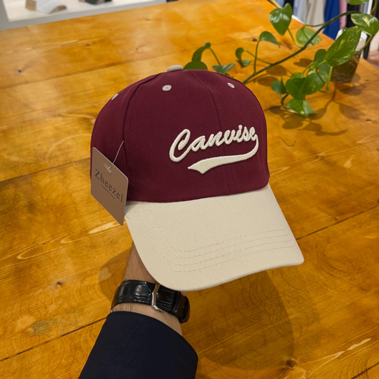 کلاه canvise آلبالویی